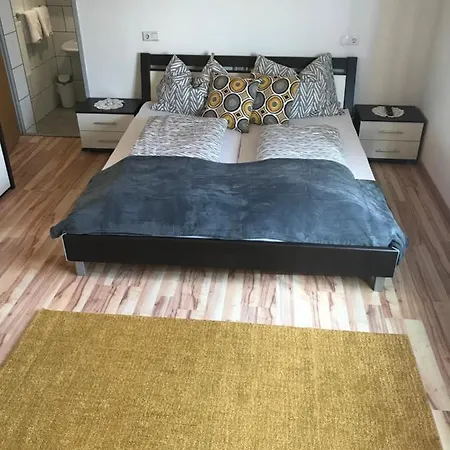 Gaestehaus Bluemel Apartman